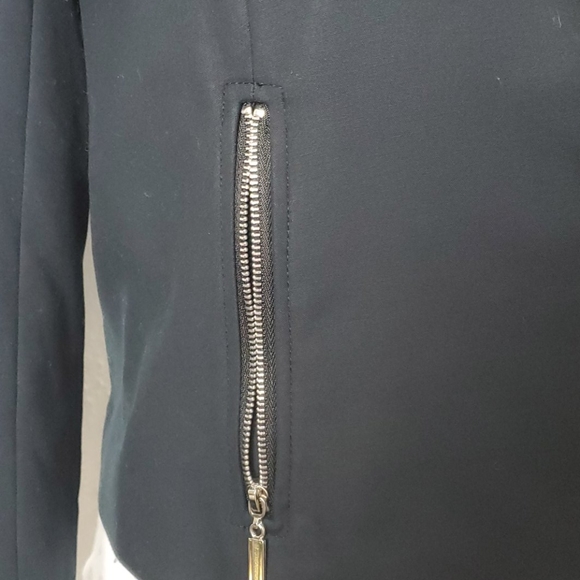 Black blazer - Picture 3 of 12